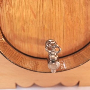 Barrica-roble-americano-con-pie-detalle