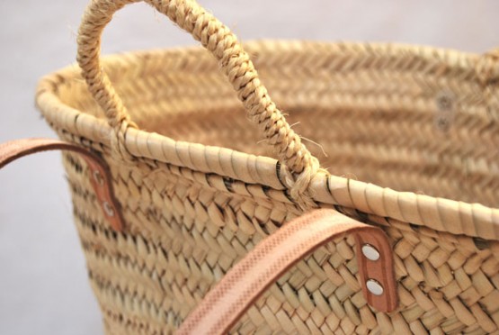 bolso_paja_cinta_cuero_detalle