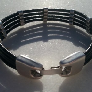 Pulsera-de-cuero-y-zamak-3